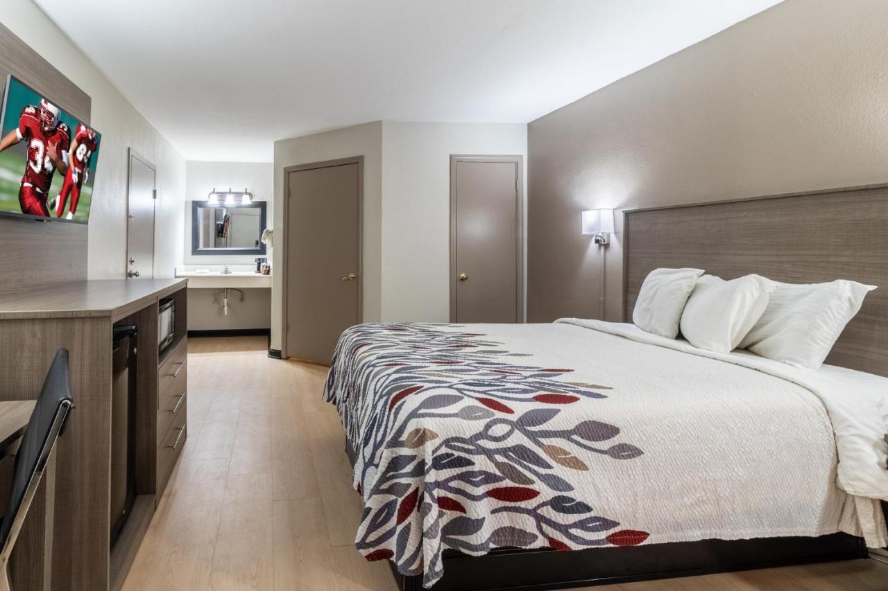 Red Roof Inn & Suites Jackson, Tn Екстер'єр фото