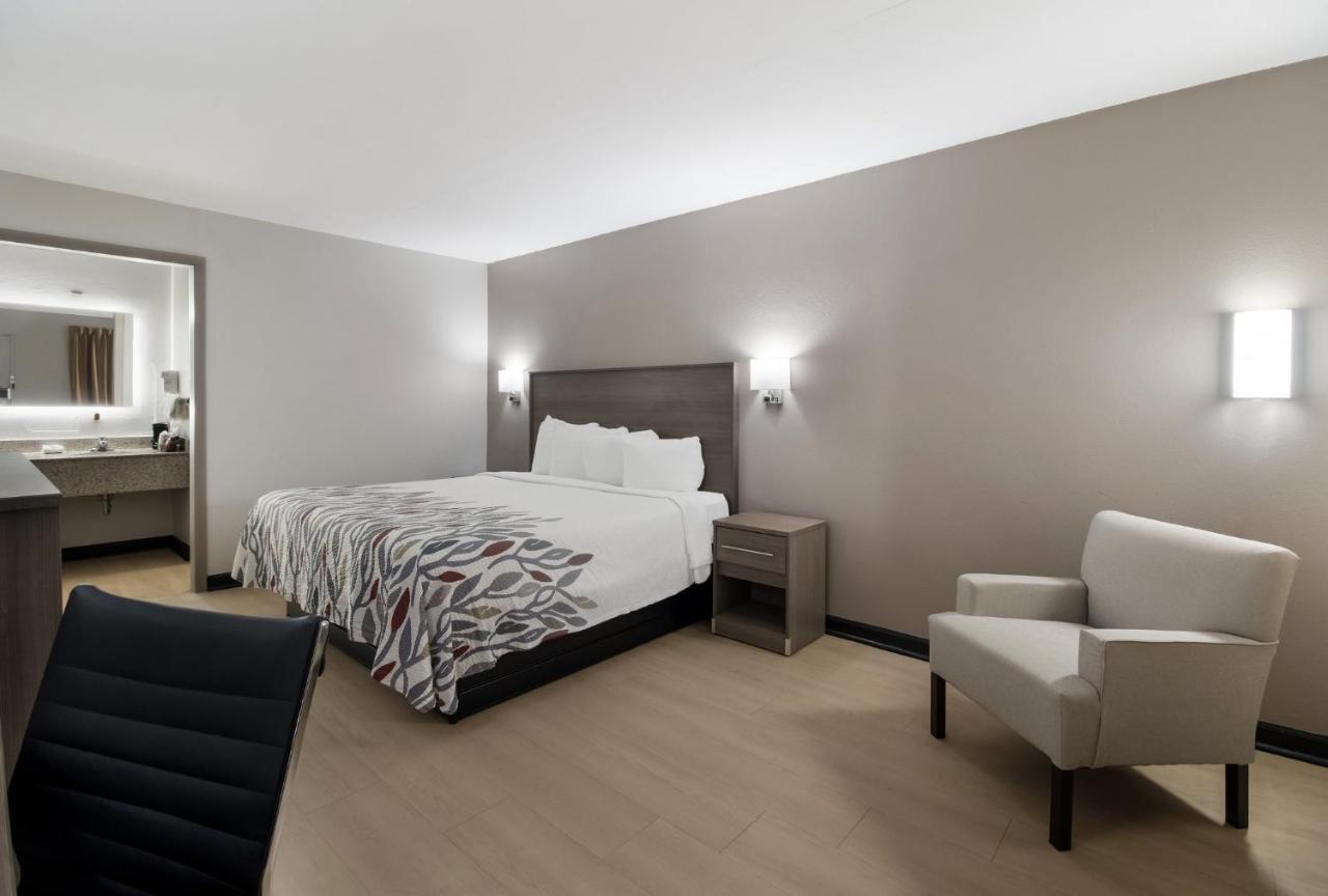 Red Roof Inn & Suites Jackson, Tn Екстер'єр фото