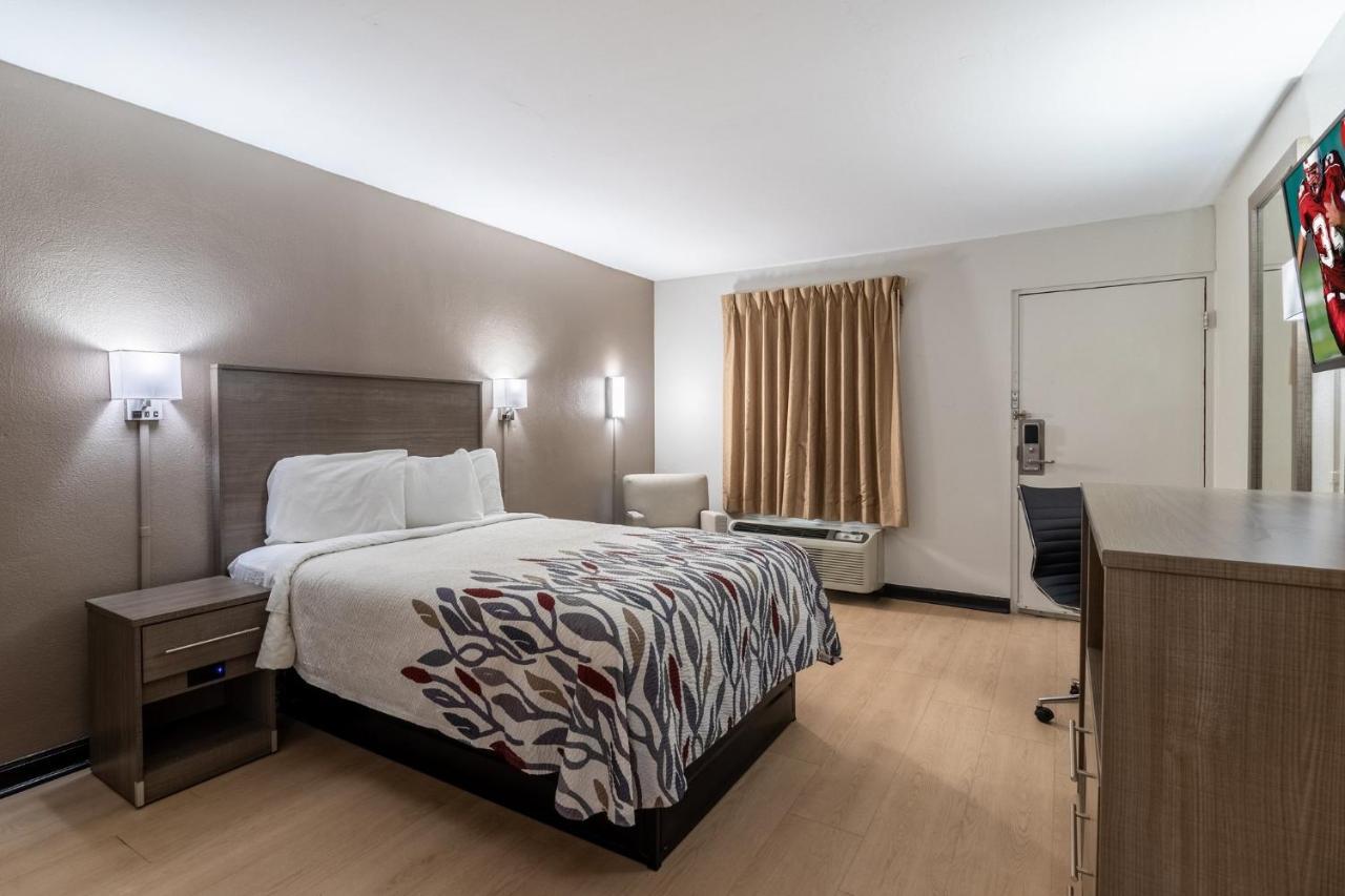 Red Roof Inn & Suites Jackson, Tn Екстер'єр фото