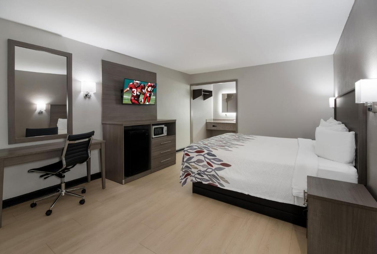 Red Roof Inn & Suites Jackson, Tn Екстер'єр фото